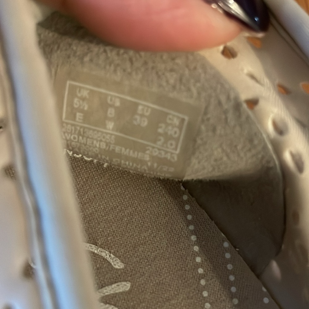 Clarks cloud steppers EUC beige slip on shoes - Picture 4 of 5